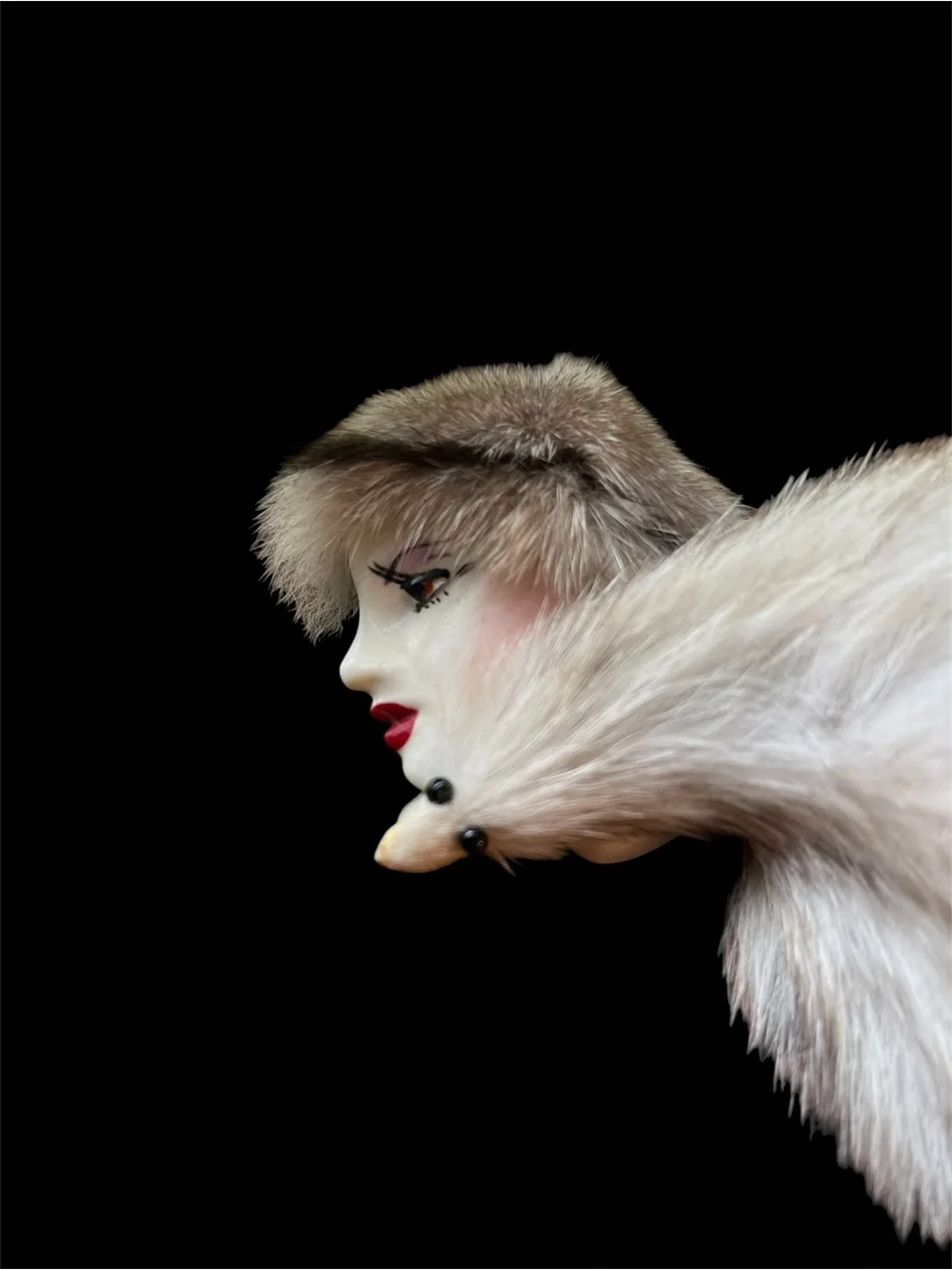 Vintage Ceramic Woman Wearing Mink Real Fur Brooch Lady Face‎ Art Deco Painted